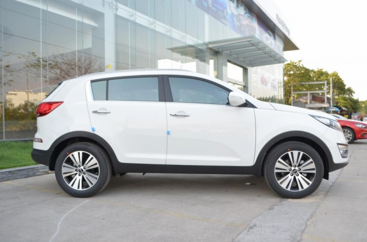 Kia sportage 2014 mới về showroom e nè các bác ơi