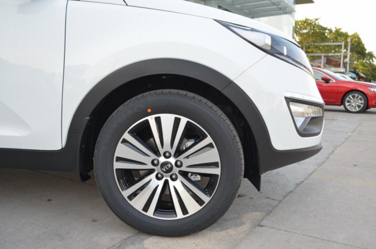 Kia sportage 2014 mới về showroom e nè các bác ơi