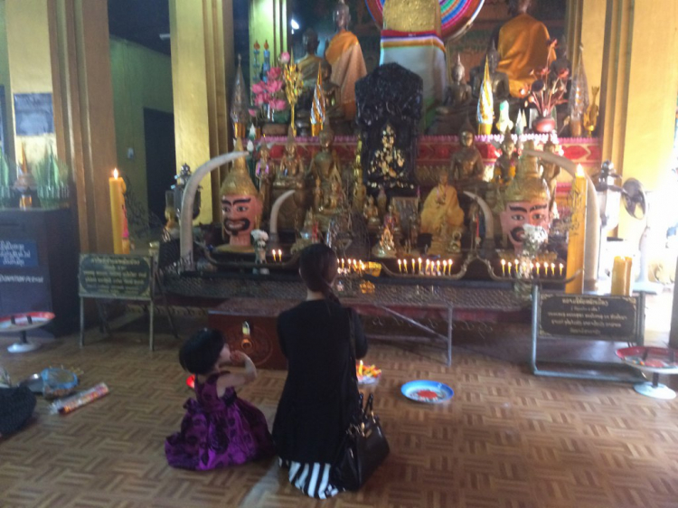 Đi du lịch Lào bằng ô tô!- Tường thuật lại chuyến đi Lào- Thái Lan( Tết Giáp ngọ -trang 3) Đi du lịch Lào bằng ô tô!- Tường thuật lại chuyến đi Lào- Thái Lan( Tết Giáp ngọ -trang 3)