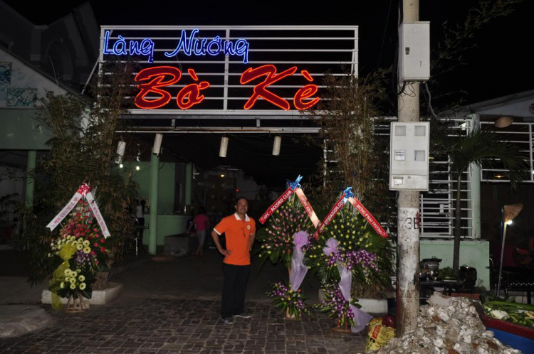 Nhà em khai trương nhà hàng Làng nướng Bờ kè (01/3/2014)