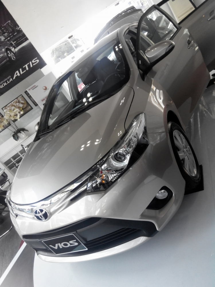 Toyota Vios 2014, Honda City 2013 hay Nissan Sunny?