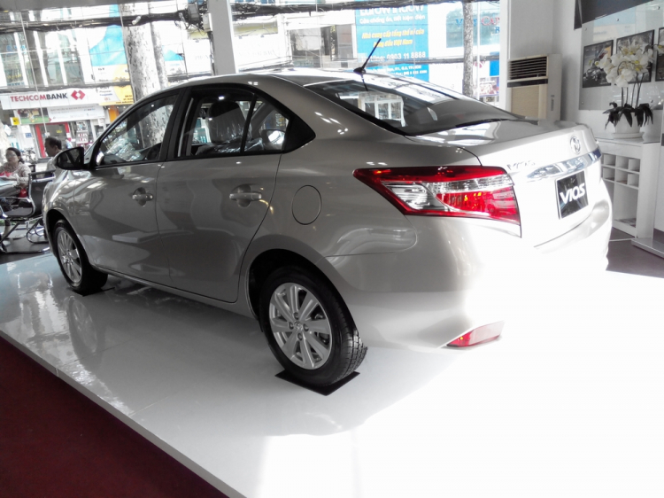 Toyota Vios 2014, Honda City 2013 hay Nissan Sunny?