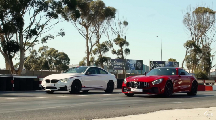 [Video] BMW M4 DTM Special Edition đua với Mercedes-AMG GT R trên đường thẳng