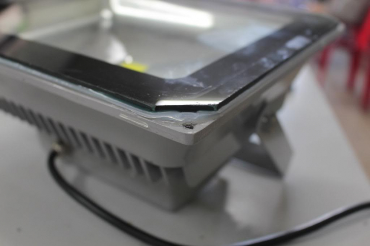 Đèn LED vs đèn Compact Đèn LED vs đèn Compact