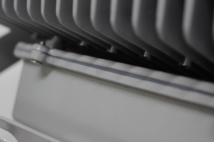 Đèn LED vs đèn Compact Đèn LED vs đèn Compact
