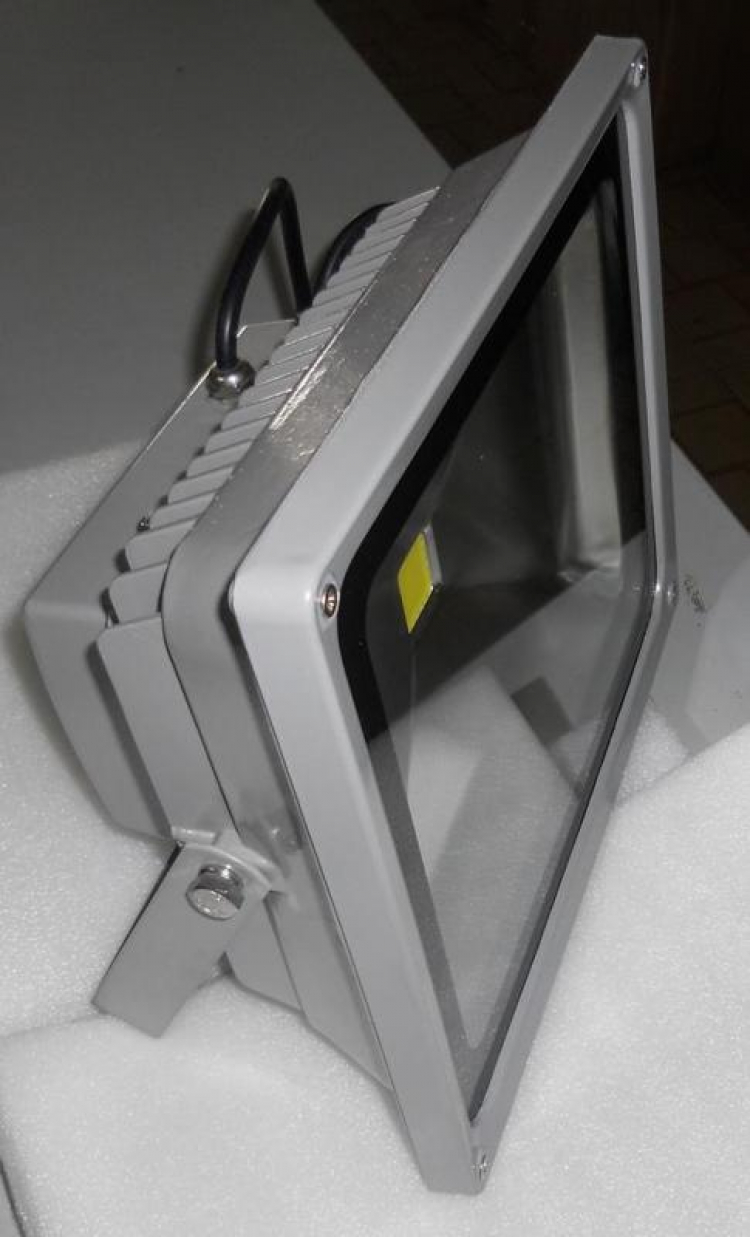 Đèn LED vs đèn Compact Đèn LED vs đèn Compact