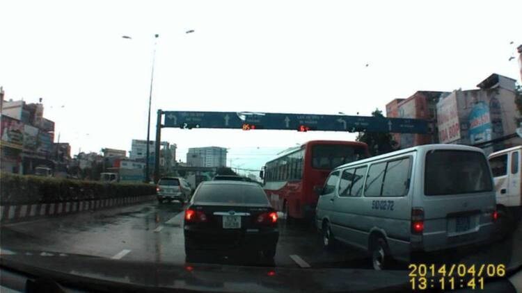 Thiết bị đèn giao thông do ai sản xuất ?