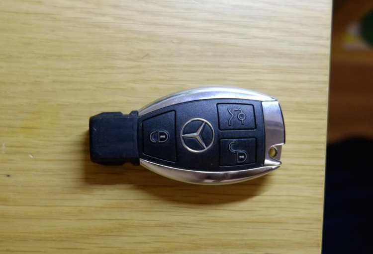 Bên trong chìa khoá xe Mercedes