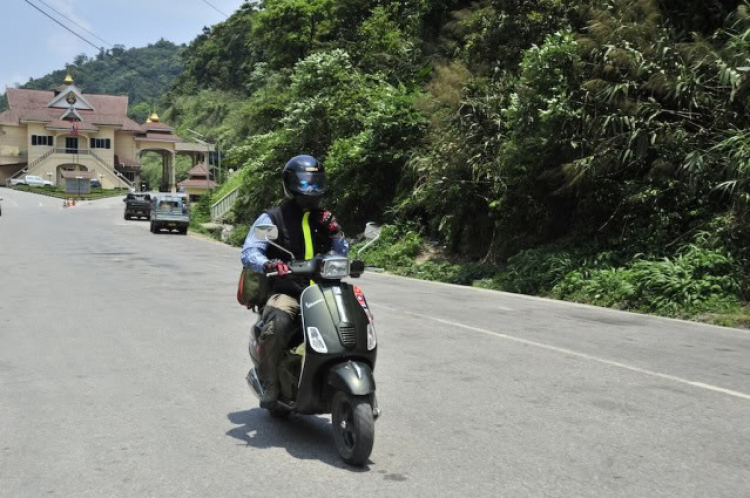 Vespa Hưu trí- Hành trình Asean Vietnam-Laos-ThaiLand-Malaysia-Singapore 2012