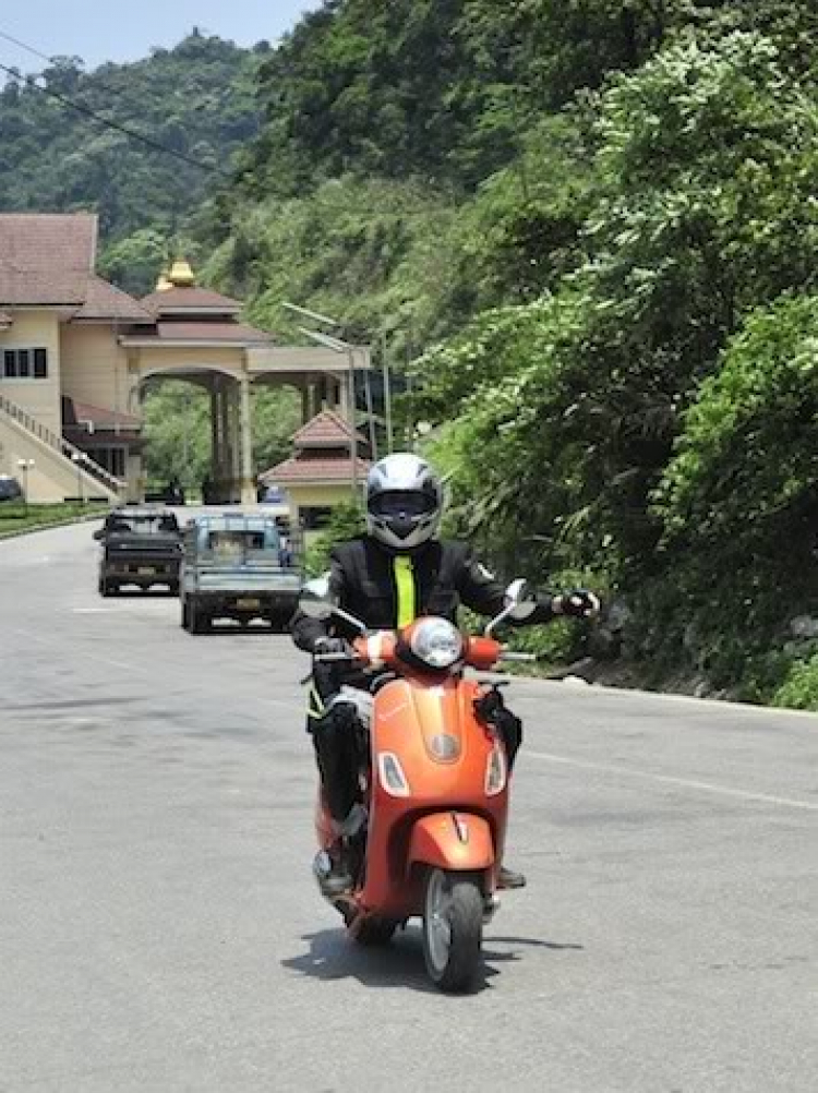 Vespa Hưu trí- Hành trình Asean Vietnam-Laos-ThaiLand-Malaysia-Singapore 2012