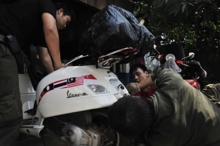 Vespa Hưu trí- Hành trình Asean Vietnam-Laos-ThaiLand-Malaysia-Singapore 2012