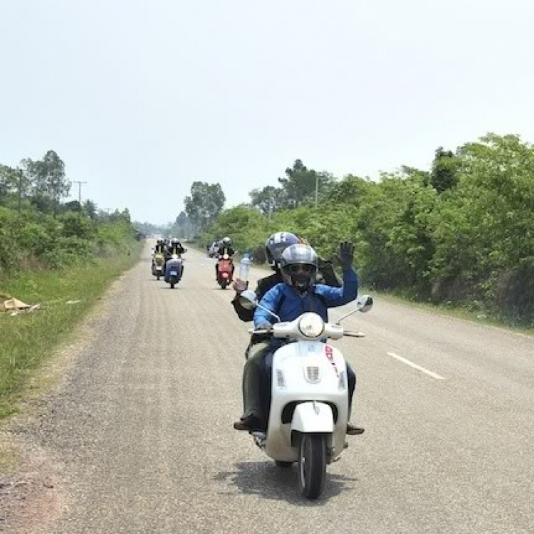 Vespa Hưu trí- Hành trình Asean Vietnam-Laos-ThaiLand-Malaysia-Singapore 2012