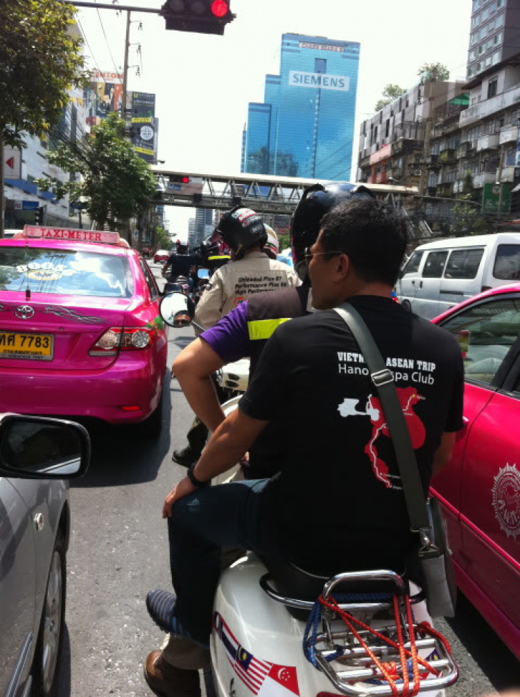 Vespa Hưu trí- Hành trình Asean Vietnam-Laos-ThaiLand-Malaysia-Singapore 2012