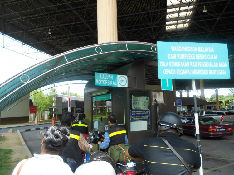 Vespa Hưu trí- Hành trình Asean Vietnam-Laos-ThaiLand-Malaysia-Singapore 2012 Vespa Hưu trí- Hành trình Asean Vietnam-Laos-ThaiLand-Malaysia-Singapore 2012