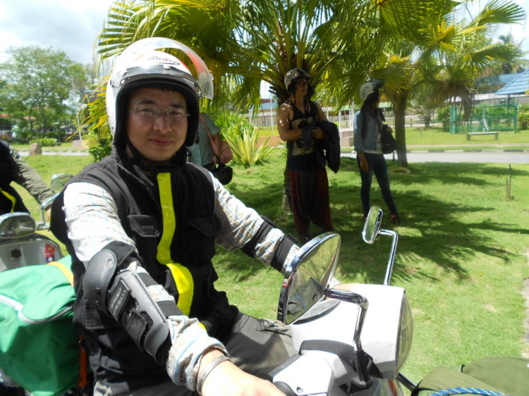 Vespa Hưu trí- Hành trình Asean Vietnam-Laos-ThaiLand-Malaysia-Singapore 2012 Vespa Hưu trí- Hành trình Asean Vietnam-Laos-ThaiLand-Malaysia-Singapore 2012