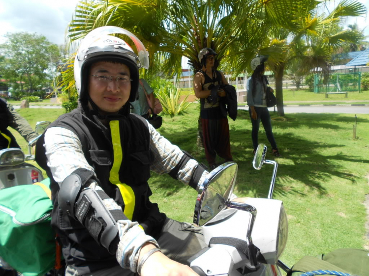 Vespa Hưu trí- Hành trình Asean Vietnam-Laos-ThaiLand-Malaysia-Singapore 2012