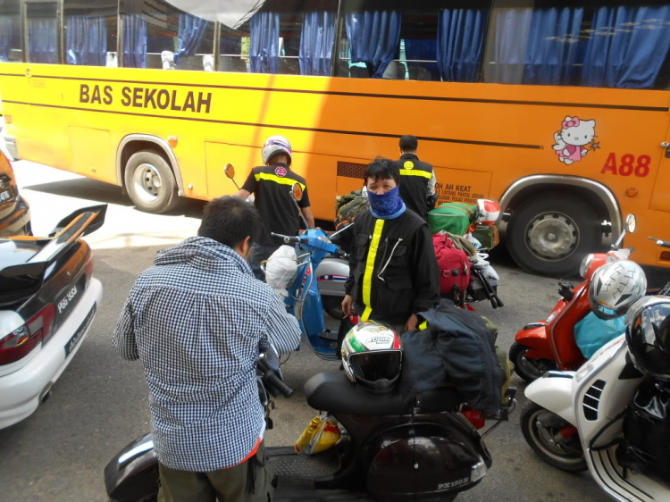 Vespa Hưu trí- Hành trình Asean Vietnam-Laos-ThaiLand-Malaysia-Singapore 2012