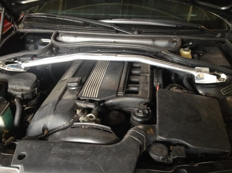 DIY : Lắp Strut Bars cho E46.