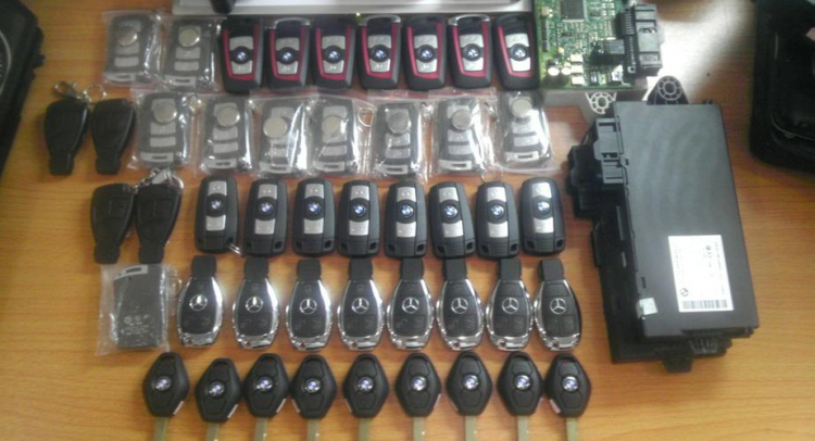 Tư vấn dùm em chìa khóa E90. Tư vấn dùm em chìa khóa E90.