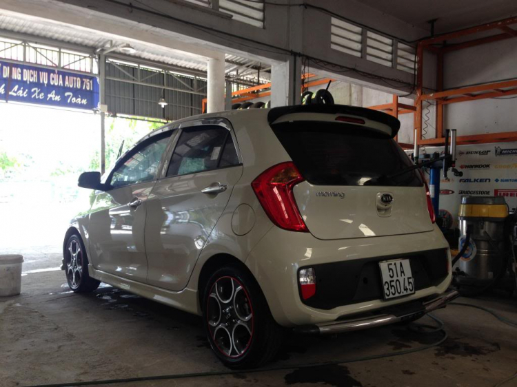 Body Lips Picanto cho bác nào quan tâm :) Body Lips Picanto cho bác nào quan tâm :)