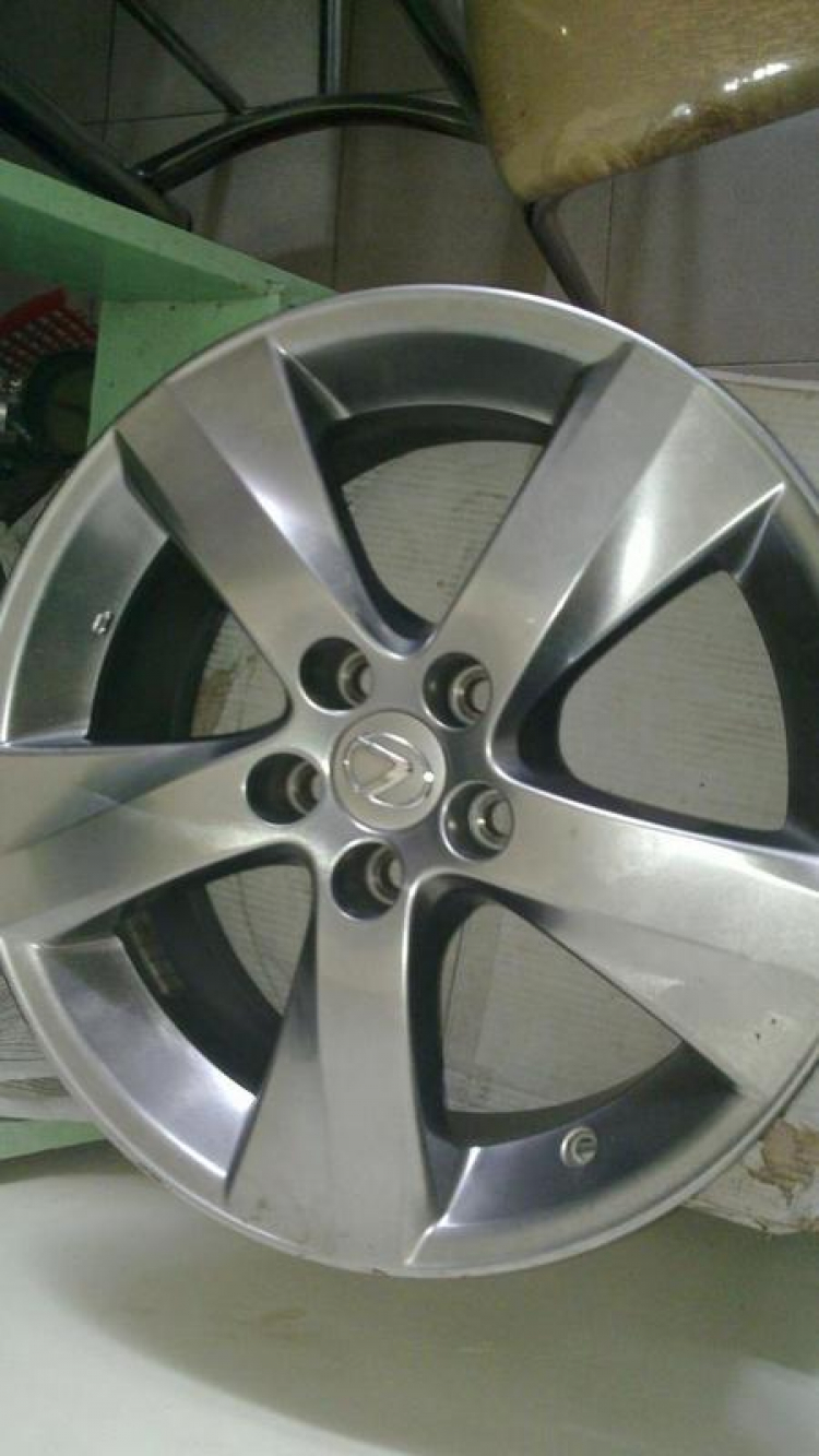 Mâm xe Carens bị tét, em phải làm sao đây? Mâm xe Carens bị tét, em phải làm sao đây?