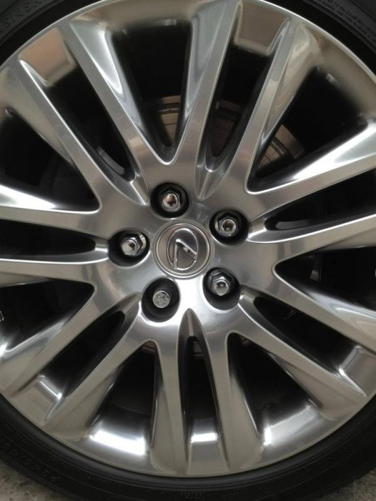 Mâm xe Carens bị tét, em phải làm sao đây? Mâm xe Carens bị tét, em phải làm sao đây?