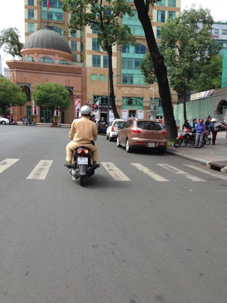 Cẩn thận khi đậu xe ở Q.1!!!
