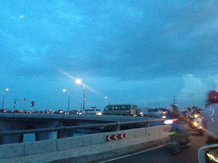 Cấm ô tô từ quận 4 qua quận 7