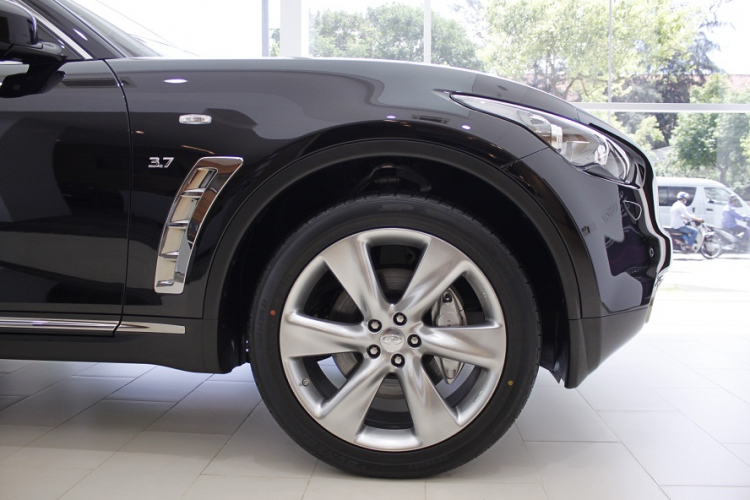 Lexus RX350 và Infiniti QX70 : nên mua xe nào ? Lexus RX350 và Infiniti QX70 : nên mua xe nào ?