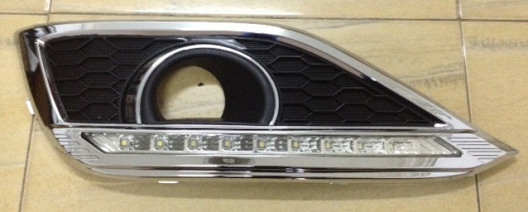 Innova độ angel eyes, Các bác vào tư vấn nhé Innova độ angel eyes, Các bác vào tư vấn nhé