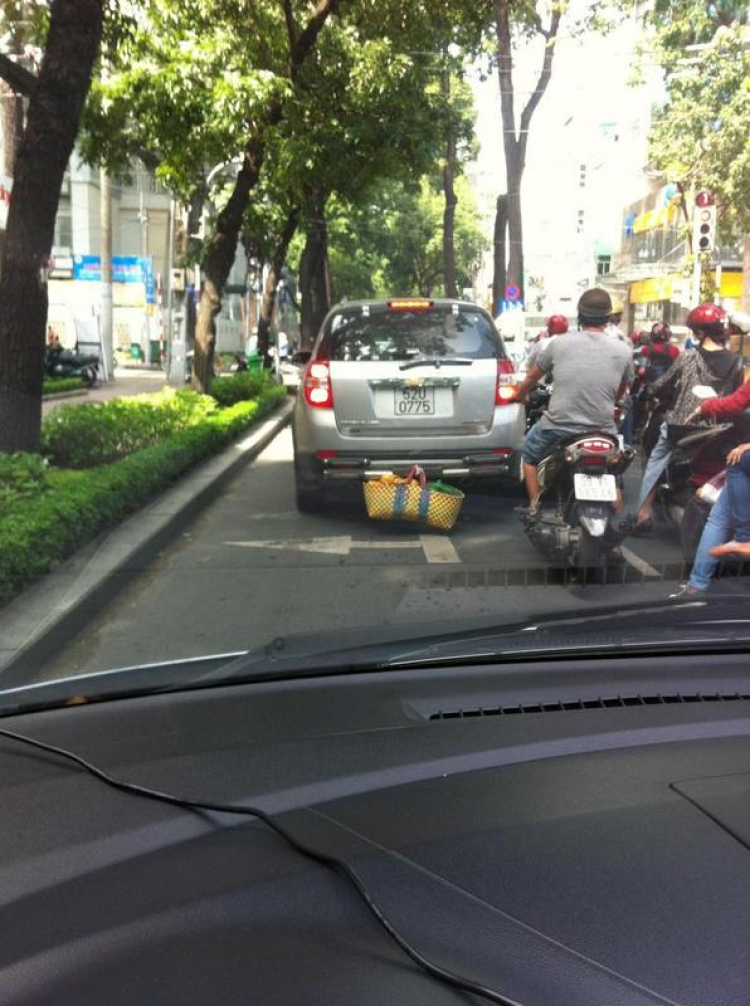 Chở hàng thế này có phạm luật không các bác?