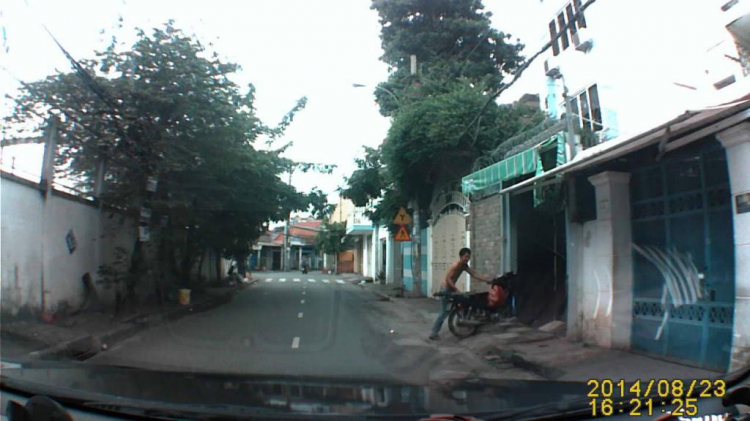Kỹ năng dắt xe ra đường