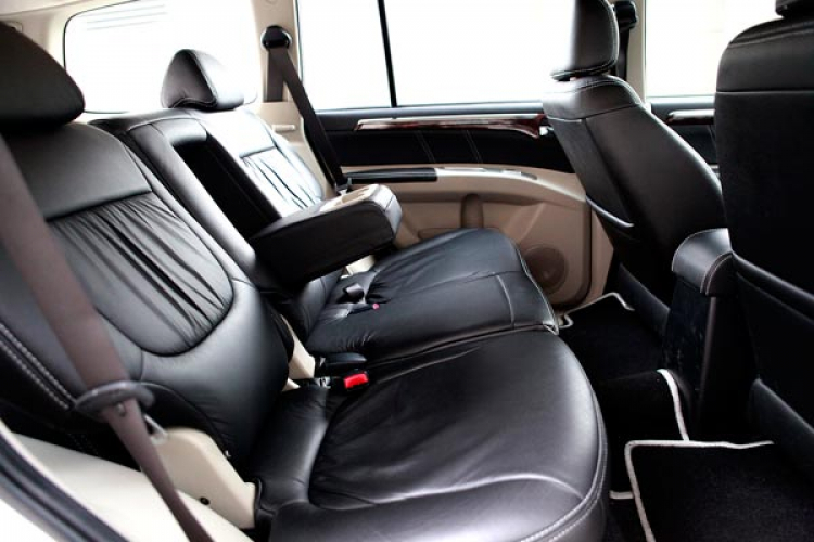 Tựa đầu cho hàng ghế thứ 2 pajero sport Tựa đầu cho hàng ghế thứ 2 pajero sport