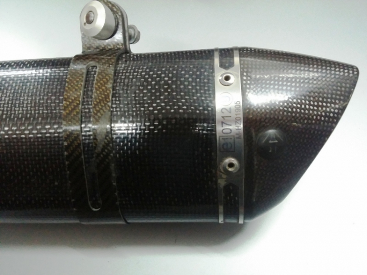 BÁN MOTO PKL YAMAHA R6 - 2011 MÀU TRẮNG BIỂN SỐ TP.HCM BÁN MOTO PKL YAMAHA R6 - 2011 MÀU TRẮNG BIỂN SỐ TP.HCM
