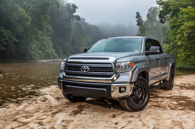 Toyota Tundra 2015 thêm phong cách với gói độ Bass Pro Shops