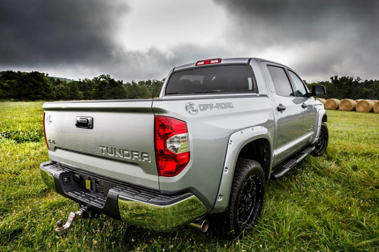 Toyota Tundra 2015 thêm phong cách với gói độ Bass Pro Shops