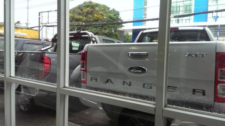 So sánh giữa Ford Ranger và D-Max LS của Isuzu!!!!!!!