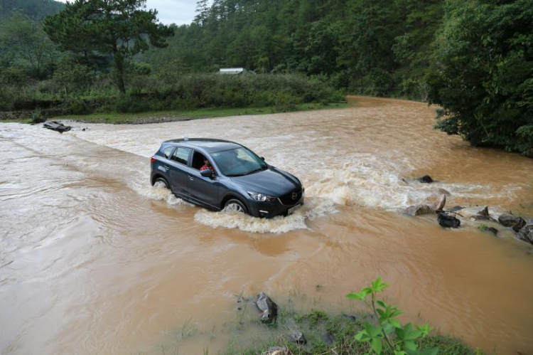 Mazda CX-5 bất ngờ vượt mặt Honda CR-V tại Việt Nam