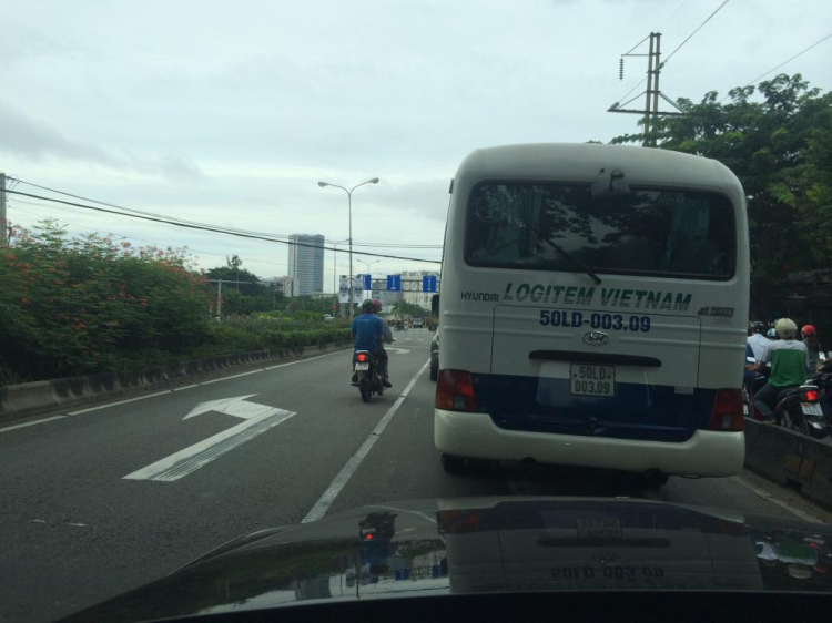 Phân làn mới tại ngã tư Nguyễn Văn Linh-Nguyễn Thị Thập Phân làn mới tại ngã tư Nguyễn Văn Linh-Nguyễn Thị Thập