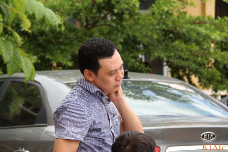 Từ thiện và biển xanh ngày hè Từ thiện và biển xanh ngày hè