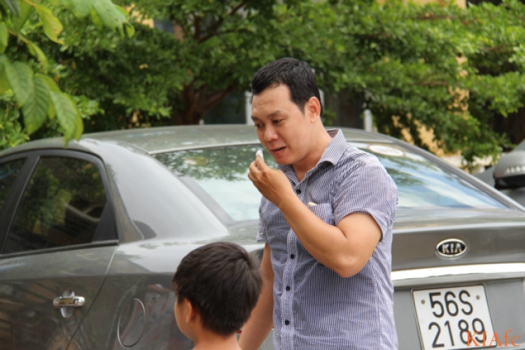 Từ thiện và biển xanh ngày hè Từ thiện và biển xanh ngày hè