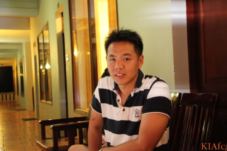 Từ thiện và biển xanh ngày hè Từ thiện và biển xanh ngày hè