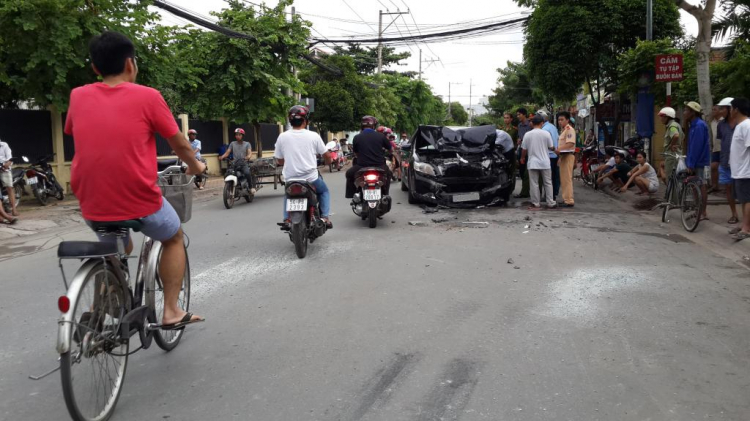 Camry 2.5 Bị tai nạn Q2 (17/9/14)