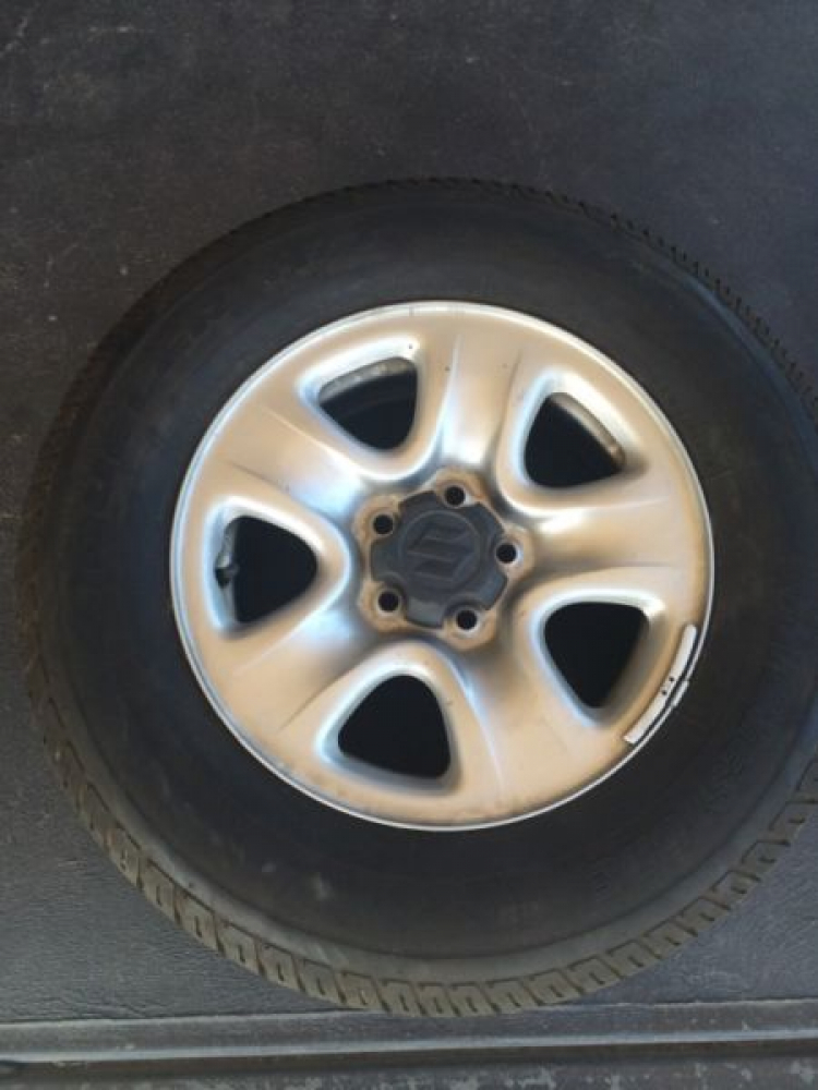 Mâm sizuki vitara củ.