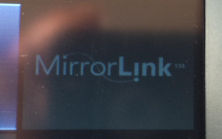 MirroLinnk - Chuẩn mới cho thiết bị giải trí trên xe hơi.
