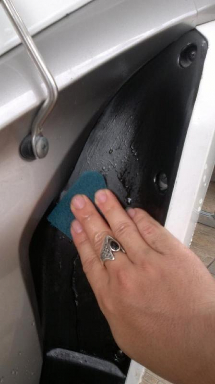 Phục hồi nhựa bị phai màu Phục hồi nhựa bị phai màu