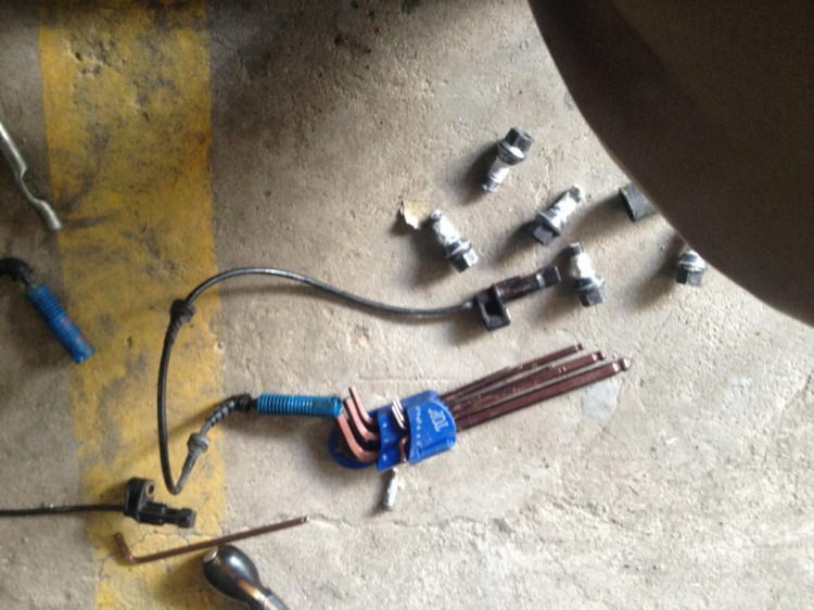 Khoe xe E46 mới mua + quá trình dọn xe. Khoe xe E46 mới mua + quá trình dọn xe.