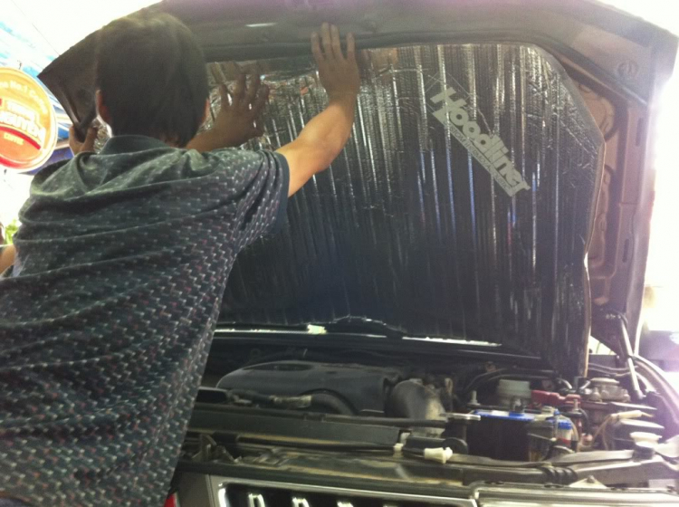 Tấm lót cách nhiệt capô Pajero Sport