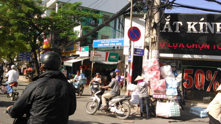 Tối nay, em vừa bị bắt tại đường Đinh Bộ Lĩnh Tối nay, em vừa bị bắt tại đường Đinh Bộ Lĩnh