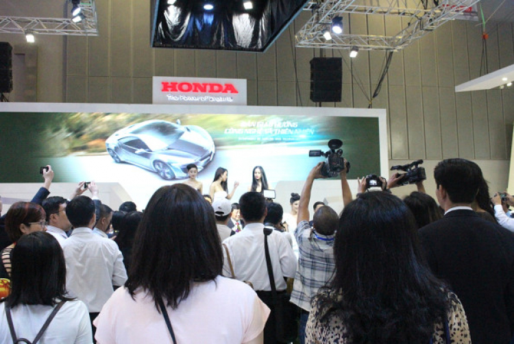 Vietnam Motor Show 2014  cảm nhận về Honda CRV phiên bản 2015